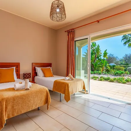 Villa In Carvoeiro Near Sea Beach *