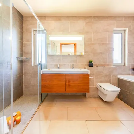 Villa Villa In Carvoeiro Near Sea Beach Carvoeiro (Lagoa)