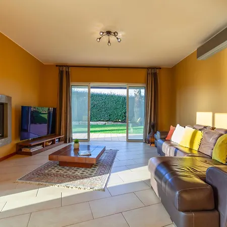 Villa In Carvoeiro Near Sea Beach *