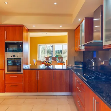 Villa Charm And Comfort With Pool