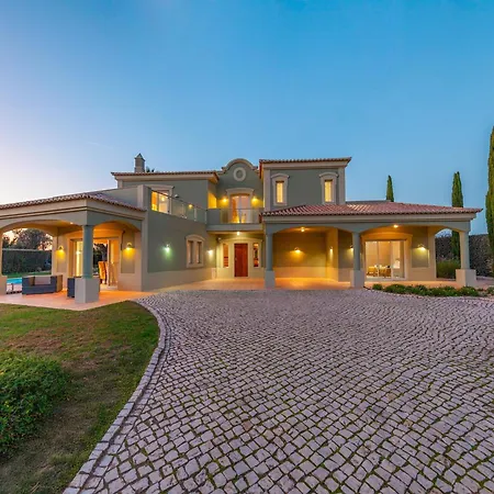 Villa In Carvoeiro Near Sea Beach كارفويرو