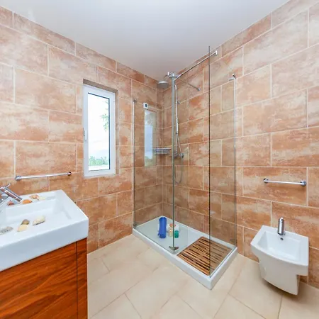 Villa Villa In Carvoeiro Near Sea Beach Carvoeiro (Lagoa)